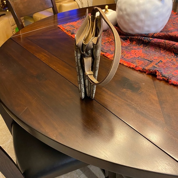 Authentic Vintage Gucci Clutch - Picture 5 of 7